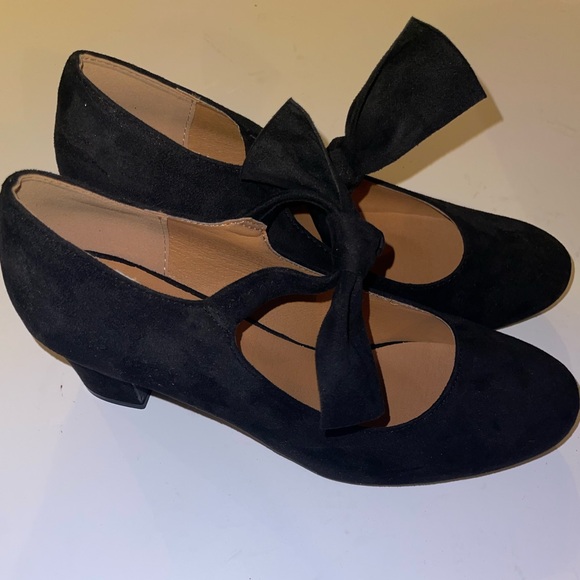 Enelauge Shoes - Chic Black Bow-Tie Heels for Women